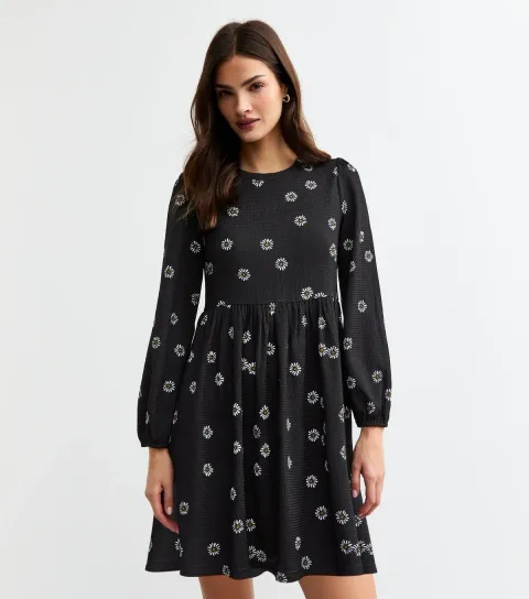 New Look Women's Black Daisy Print Crinkle Texture Mini Dress
