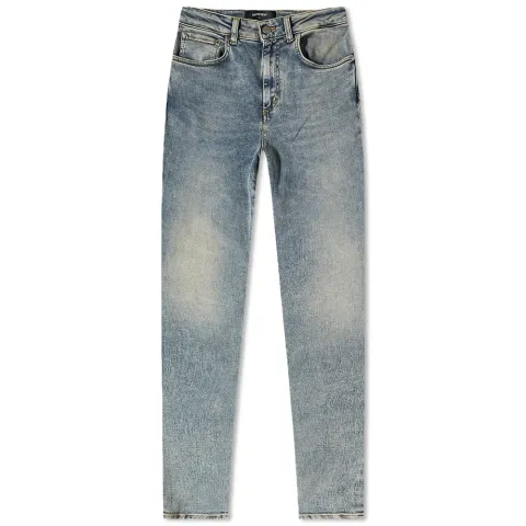 Essential Jeans