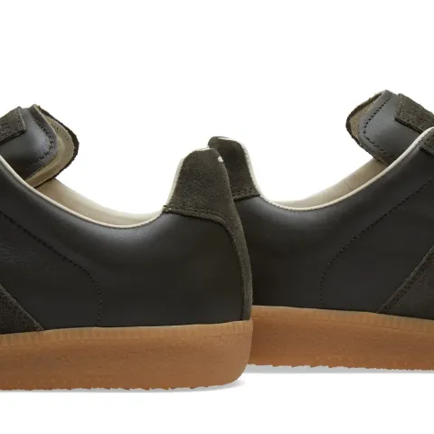 22 Replica Low Sneaker
