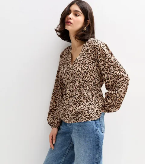 New Look Women's Brown Leopard Print V-Neck Long Sleeve Blouse