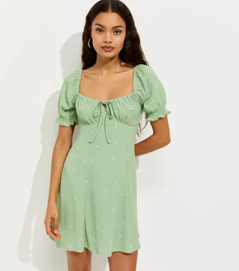 Women's Petite Green Ditsy Floral Print Milkmaid Crinkle Texture Mini Dress