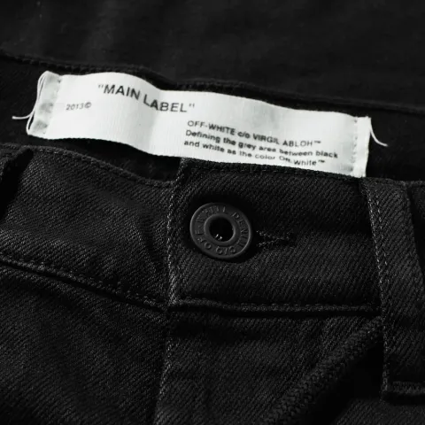 Sprayed Diagonals Slim Fit Jean