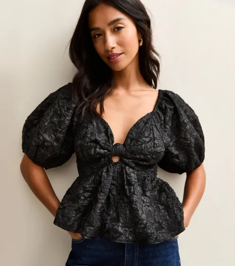 Women's Petite Black Jacquard Twisted Front Puff Sleeve Top