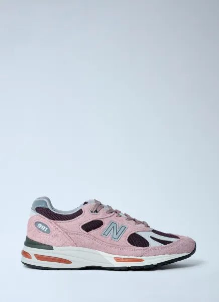 991v2 Sneakers