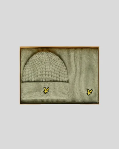 Lyle & Scott Waffle Scarf and Beanie Set