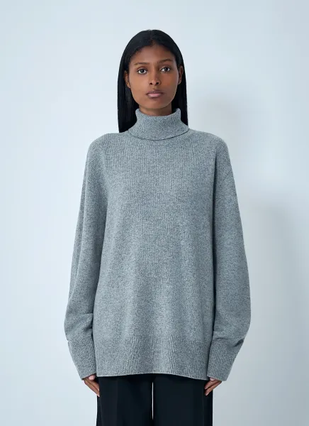 Stepny Sweater
