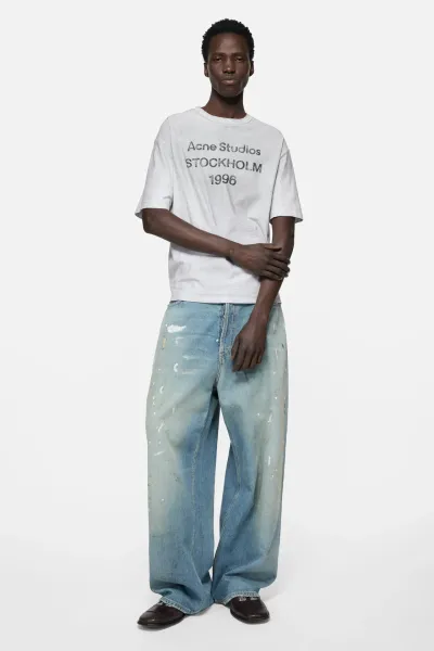 Sprayed logo t-shirt