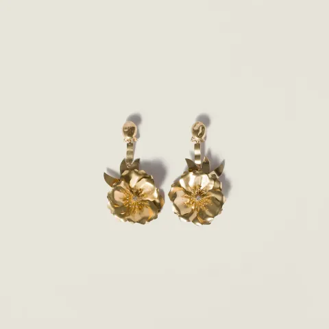 Metal earrings with crystals