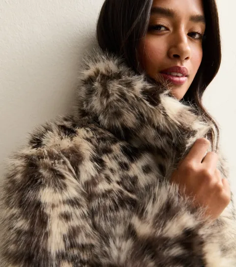 Women's Petite Brown Animal Print Faux Fur Coat