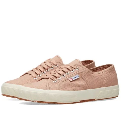 2750 Cotu Classic
