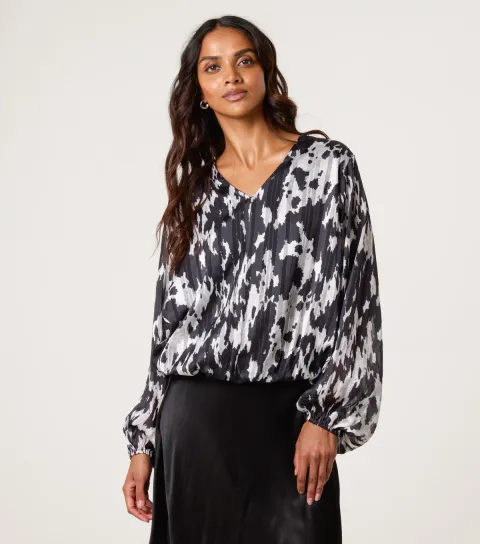 Women's Black Abstract Pattern Bubble Hem Blouse