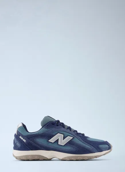 204L Sneakers