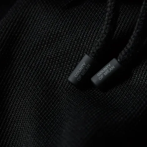 Sajama Short