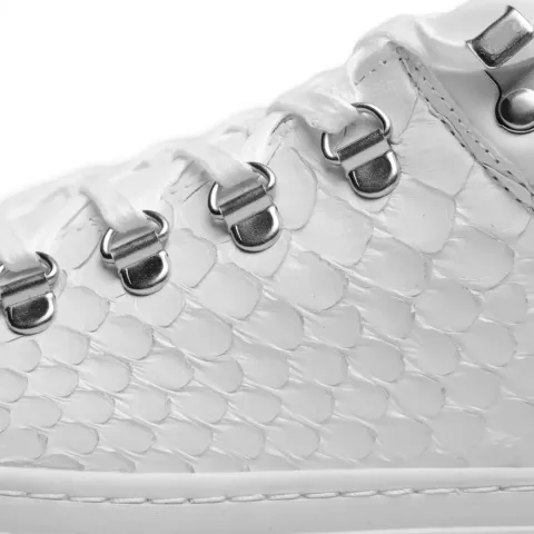 Mountain Cut Low Sneaker