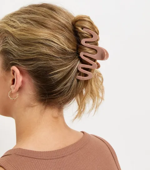 Brown Wiggly Hair Claw Clip