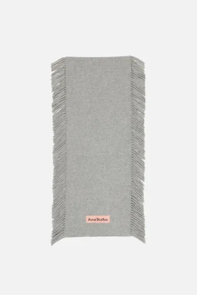 Fringe wool scarf