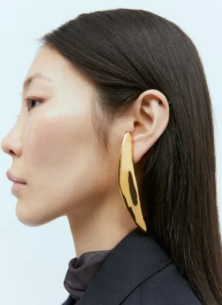 Sculptured Earpin