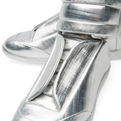 22 Textured Metallic Future High Sneaker