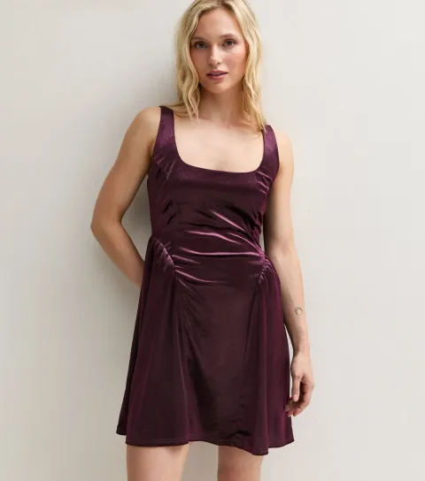 New Look Women's Petite Dark Burgundy Velvet Square Neck A-Line Mini Dress