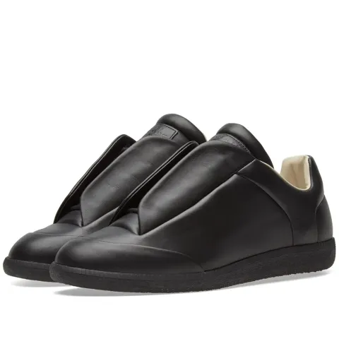 22 Low Top Future Sneaker