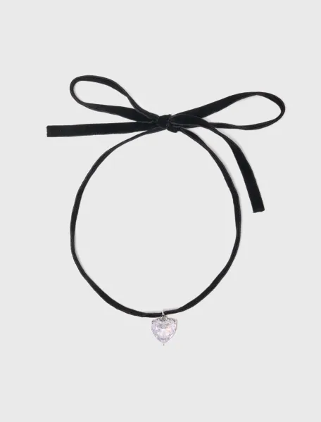 Heart necklace with velvet cord