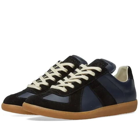 22 Classic Replica Sneaker