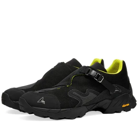 Minaar Strapped Hiking Sneaker