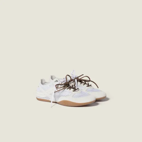 Gymnasium mesh and suede sneakers