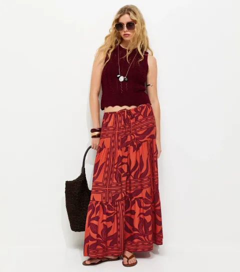 Women's Red Leaf Print Tiered Maxi Skirt