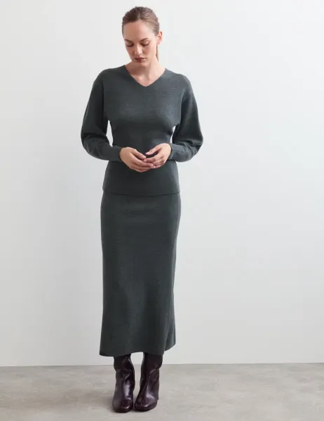 Jaeger Pure Merino Wool V-Neck Fitted Jumper Charcoal