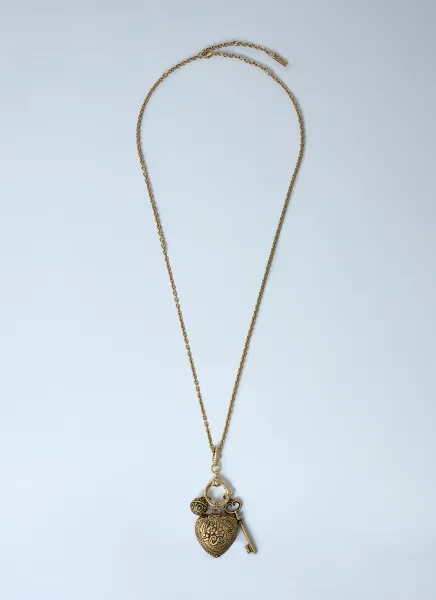 Château Treasures Pendant Necklace