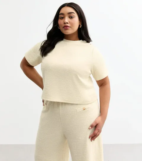 Women's Plus Size Textured Button Detail Crop T-Shirt Curves