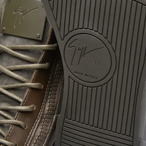 Shark Sole Mid Sneaker