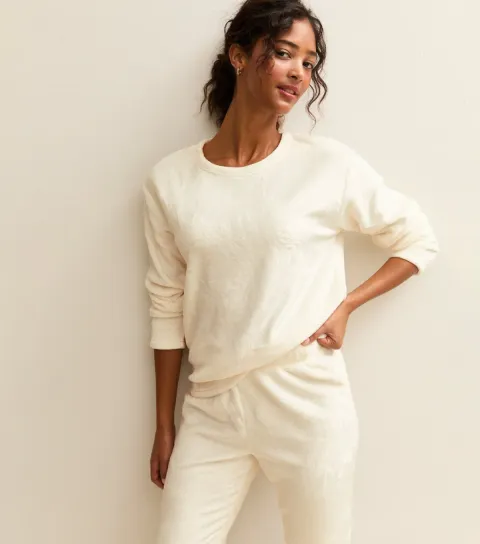 New Look Women's Off White Fluffy Relaxed Sweatshirt