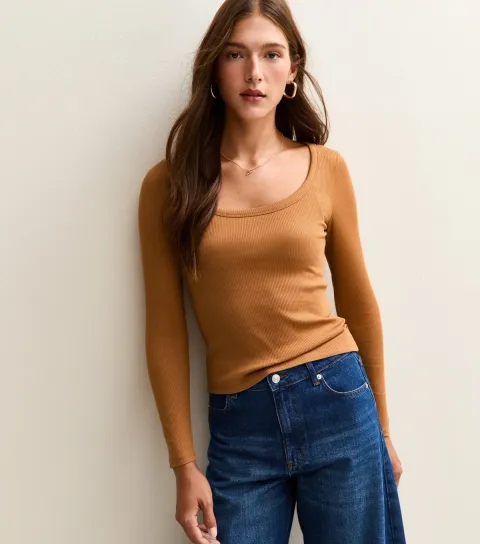Women's Light Brown Scoop Neck Long Sleeve Ribbed Top
