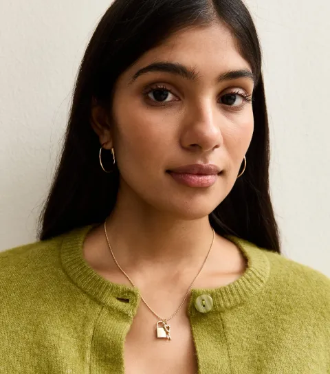 Gold Tone Lock and Key Pendant Necklace
