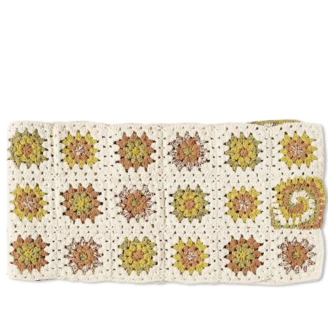 Story mfg. Piece Crochet Scarf