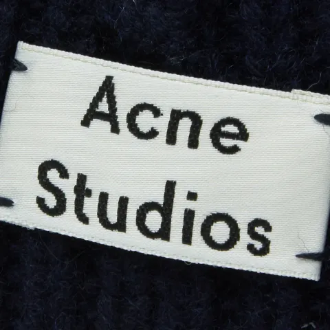 Pansy Wool Beanie