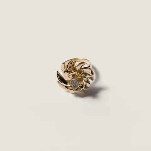 Metal ring with crystals
