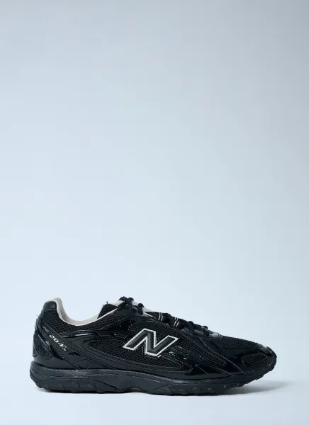 204L Sneakers
