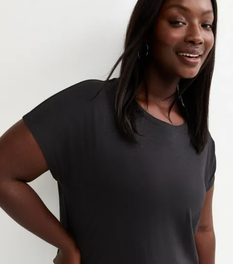 Women's Plus Size Black Curved Hem T-Shirt Curves
