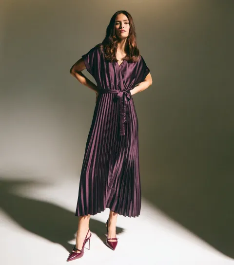 Women's Burgundy Pleated Satin Midi Dress