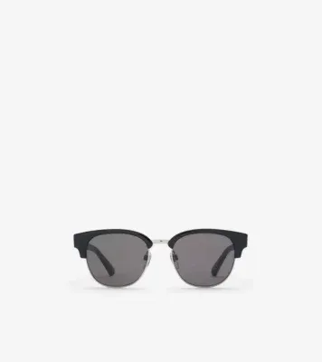 Classic Round Sunglasses in Black