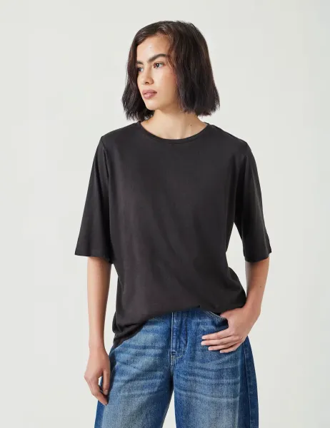 HUSH Reece Cotton Rich Crew Neck Drapey T-Shirt Black