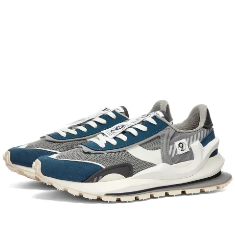 Cosmos Sneaker