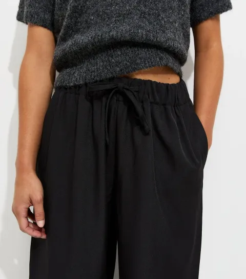 Women's Petite Black Pull On Wide Leg Trousers