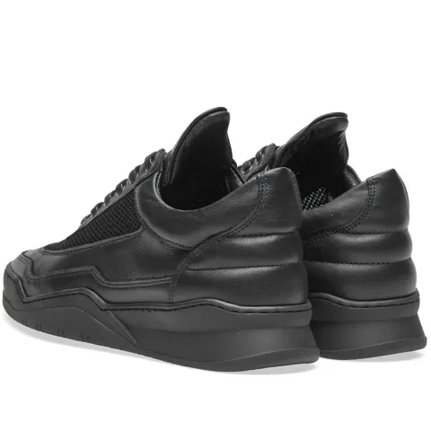 Low Top Sneaker