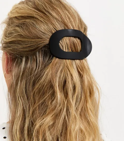 Black Curved Cut Out Hair Claw Clip