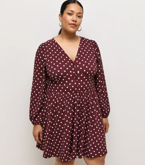 New Look Women's Plus Size Red Spot Print Crinkle Texture Button V-Neck Mini Dress Curves