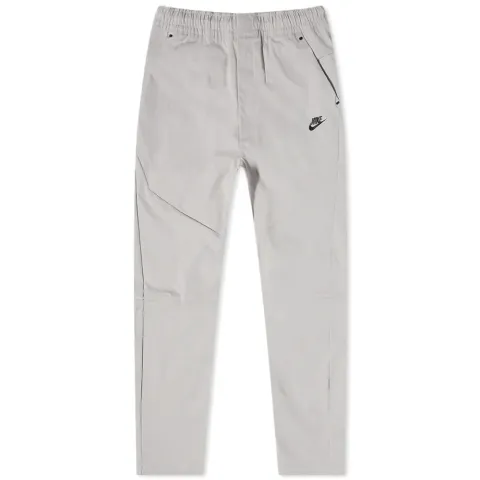 Nike Tech Essentials Commuter Pant